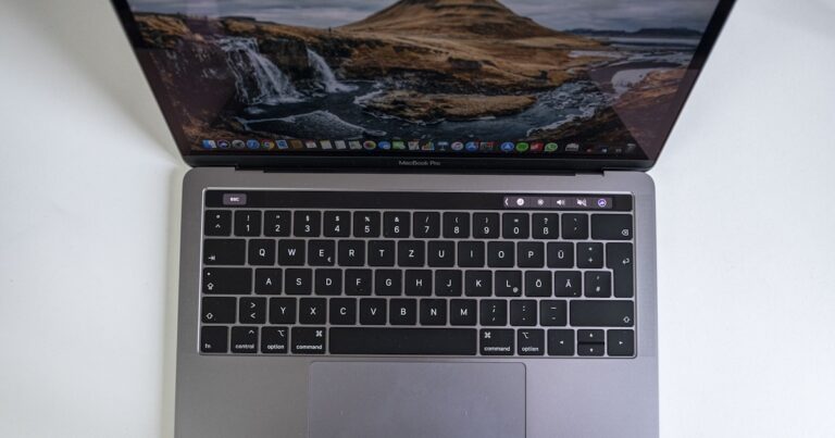 laptop menteşe gevşemesi