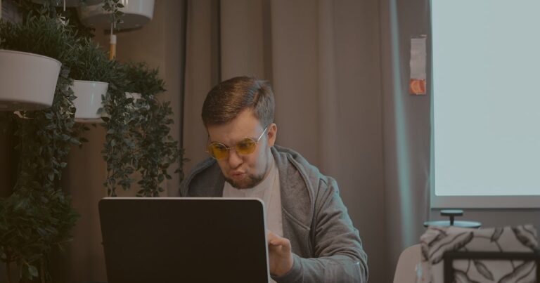 sirket bilgisayarinda kisisel hesaplar