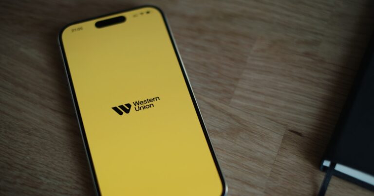 telefon ekran sarı leke