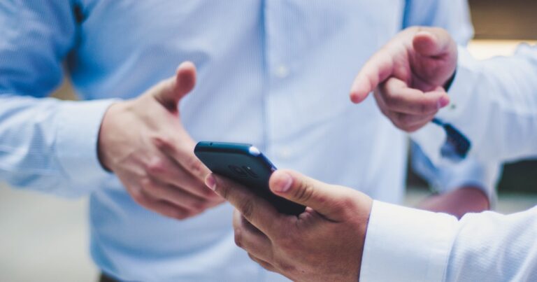 WhatsApp Hesap Bilgileri Talep Et